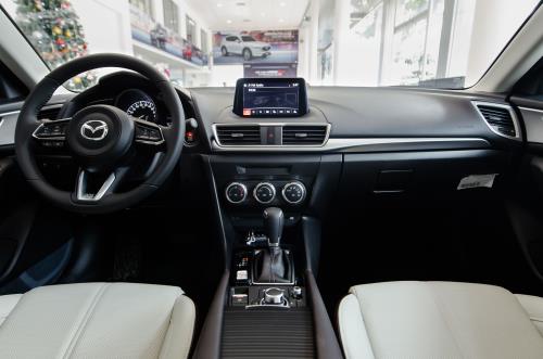 Mazda3 sedan tăng giá lên 18 triệu đồng được trang bị thêm những gì?