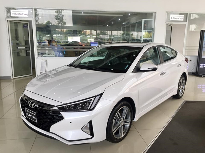 ‘Khám phá’ Hyundai Elantra Sport 2019 tại thị trường Việt