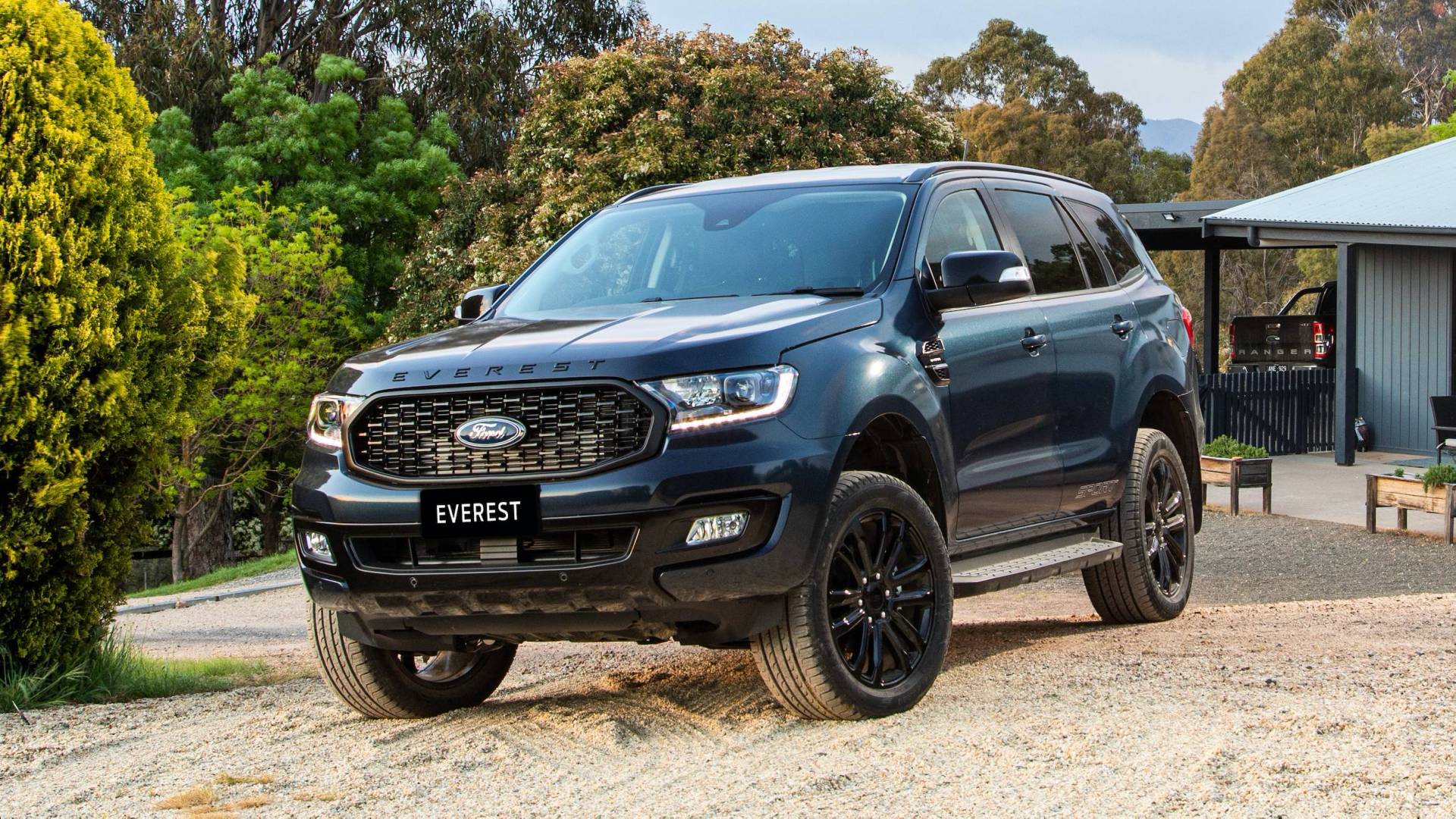 ‘Soi’ Ford Everest Sport 2020 giá hơn 1 tỷ vừa ra mắt