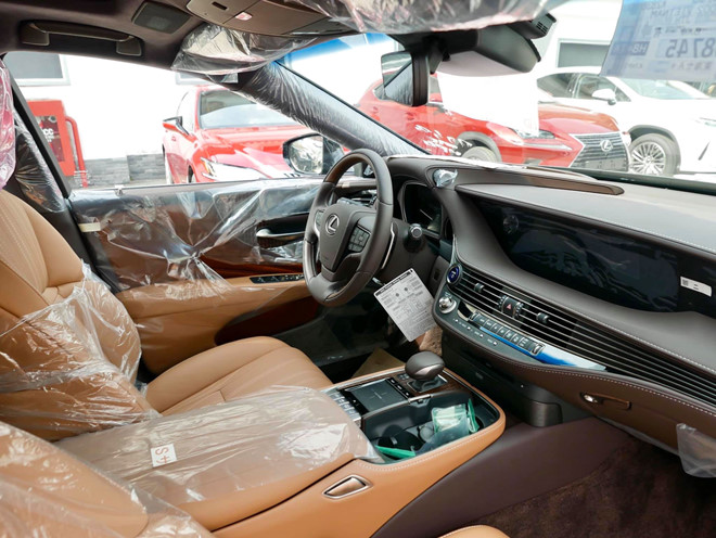 ‘Cận cảnh’ Lexus LS 500h vừa ra mắt thị trường Việt giá giá 7,38 tỷ đồng