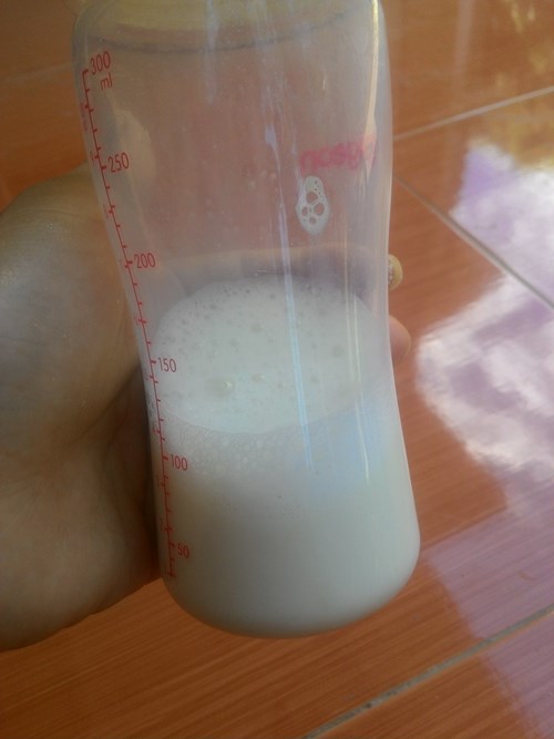 Sữa PediaSure có bọt trắng như xà phòng
