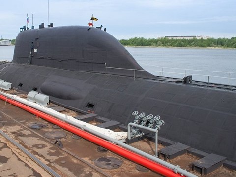 Tàu ngầm Nga được bổ sung lớp vật liệu chống ầm. 