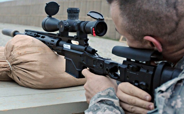  Chuyên gia quân sự nhận định, súng bắn tỉa XM2010 quả là thứ vũ khí đáng sợ trong chiến tranh hiện đại.