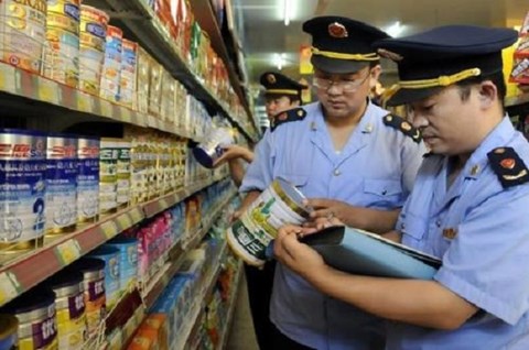 Trung Quốc thu giữ hơn 200 tấn sữa bột hết hạn đang được đóng gói tuồn ra thị trường.