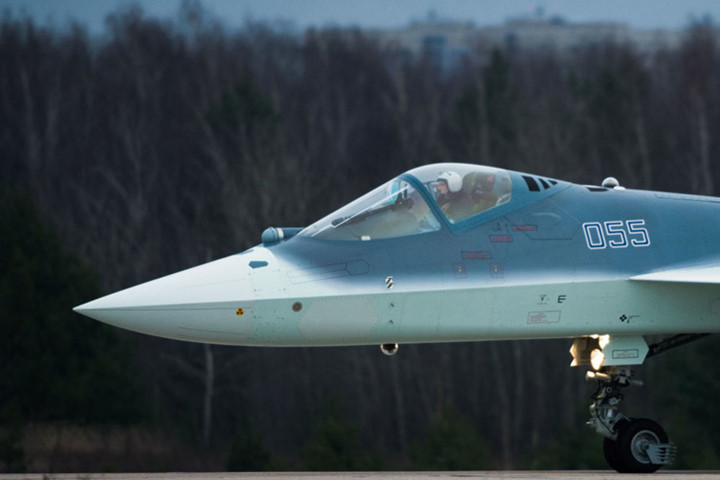Máy bay PAK FA là phi cơ chiến đấu thế hệ thứ năm được Nga phát triển trong nhiều năm qua.