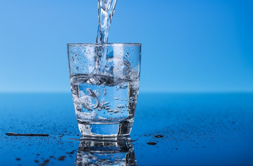  Uống nhiều nước cũng co nguy cơ ngộ độc. 