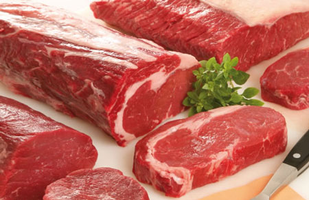 Thịt lợn là thực phẩm dễ gây ngộ độc nếu chế biến chưa chín kỹ. Ảnh minh họa