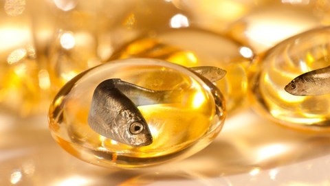 Dầu cá Omega - 3 là chất mang đến nhiều bổ dưỡng cho cơ thể. Ảnh minh họa