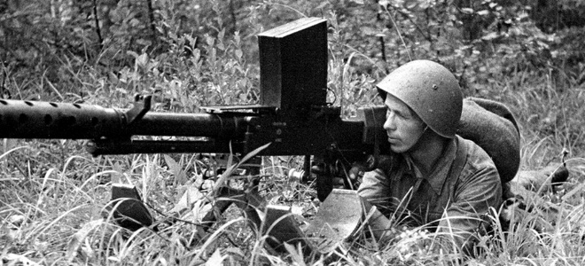 Súng trường L-39 cũng có khả năng bắn bán tự động bằng cơ cấu trích khí. Ảnh: Trí Thức Trẻ