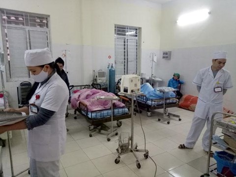  Các nạn nhân được điều trị sau khi bị ngộ độc tập thể tại Hà Giang. Ảnh: Báo Hà Giang
