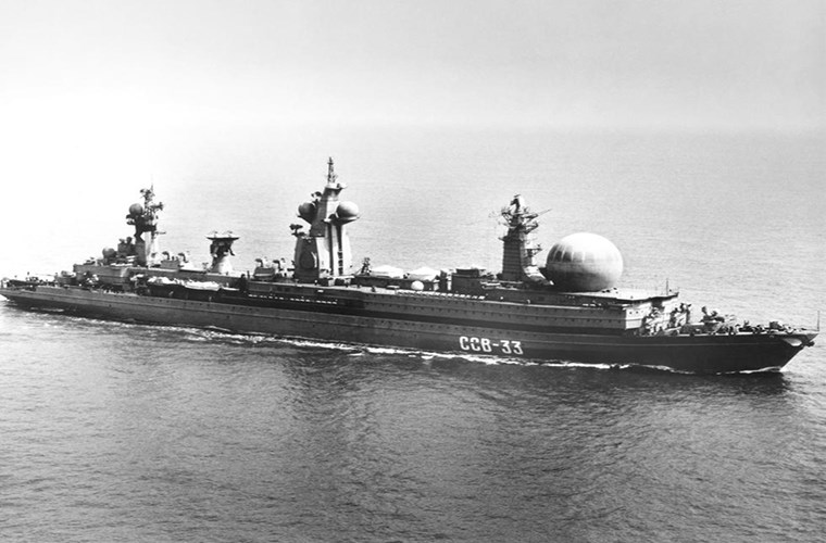 Sự ra đời của tàu trinh sát SSV-33 Ural khiến Mỹ, NATO “kinh hãi”. Ảnh: Kiến Thức