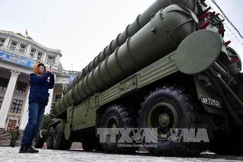 Tên lửa S -400 Triumf được triển khai với nhiệm vụ bảo vệ thủ đô Moskva và khu vực trung tâm công nghiệp. Ảnh: TTXVN 