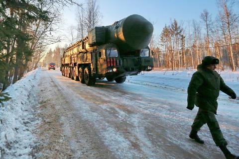 ới hệ thống tên lửa uy lực giúp Nga trở thành cường quốc mạnh nhất Thế giới về vũ khí quân sự. Ảnh: Đất Việt 