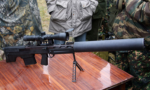 Súng bắn tỉa VSSK Vykhlop sử dụng thiết kế băng đạn gắn phía sau với thoi nạp đạn trượt và xoay. Ảnh: Đất Việt