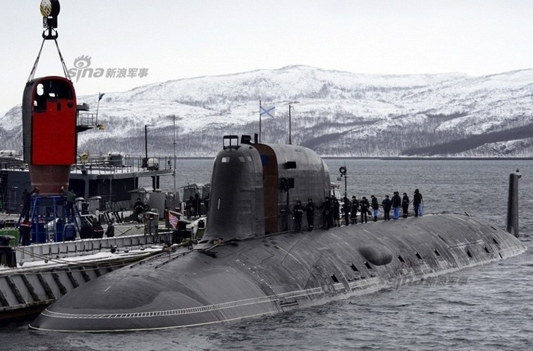 Tàu ngầm K-329 Severodvinsk nặng 13.800 tấn, dài 119 m, có khả năng lặn sâu tới 600 m. Ảnh: Đất Việt