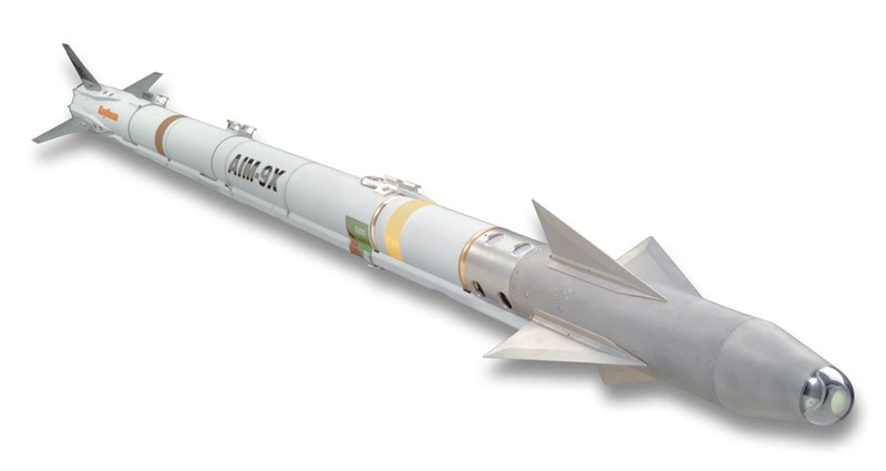 Tên lửa có chiều dài 3 m, đường kính 0,127 m, sải cánh 0,44 m, trọng lượng 85 kg, tầm bắn tối đa 35 km. Ảnh: Zing News
