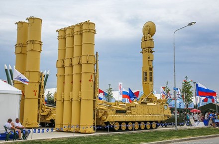 Hệ thống phòng thủ tên lửa Antey-2500 của Nga. Ảnh: Kiến Thức