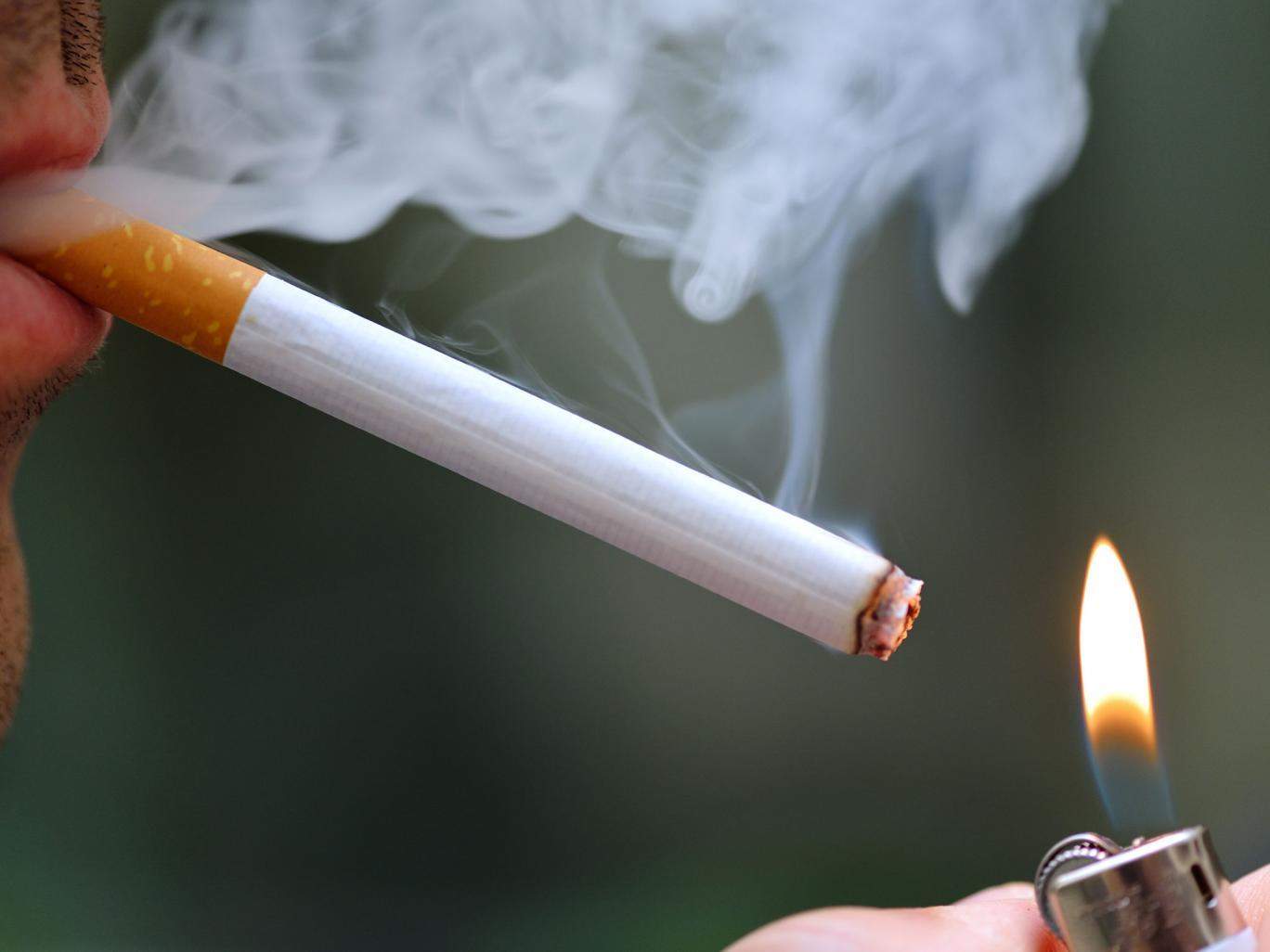 Thói quen hút thuốc quá nhiều sẽ khiến bạn mắc hàng loạt bệnh nguy hiểm. Ảnh minh họa