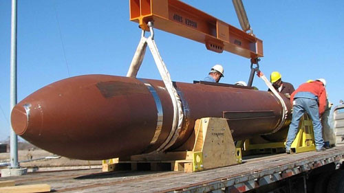  Siêu bom GBU-57 có chiều dài 6,2 m, đường kính 0,8 m. Ảnh: Thanh Niên 