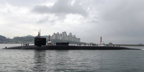 Tàu ngầm USS Michigan cập cảng Hàn Quốc. Ảnh: VnExpress