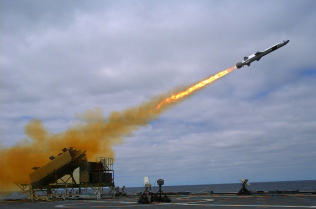 Tên lửa diệt hạm Harpoon được cho là vũ khí quân sự chủ lực của Mỹ. Ảnh: Thanh Niên