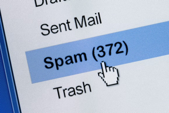Người dùng nên cảnh giác trước các thư rác hay email độc hại. Ảnh minh họa