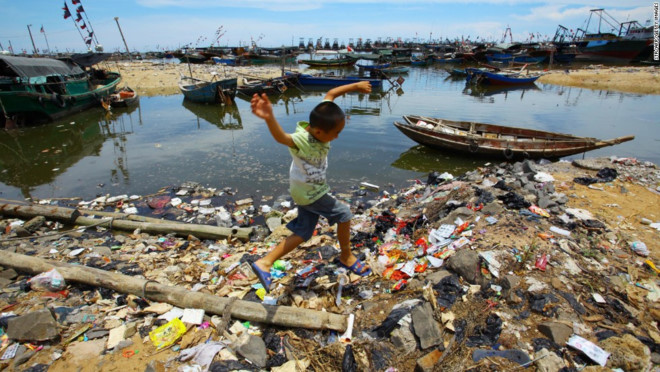 Việt Nam là 1 trong 5 nước xả nhiều rác thải nhựa ra biển nhất thế giới. Ảnh minh họa