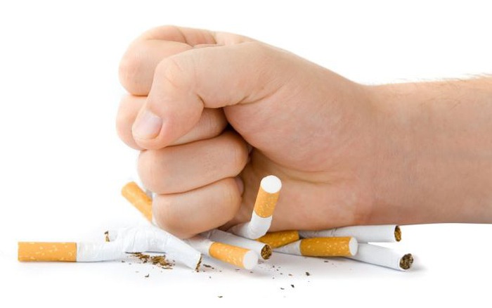 Thuốc lá chứa tới 7000 chất độc hại gây tổn hại sức khỏe con người hãy dừng hút thuốc khi chưa quá muộn. Ảnh minh họa 