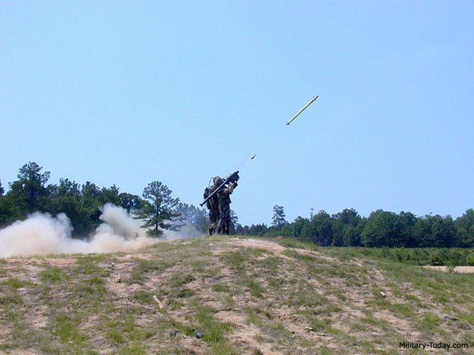 Tên lửa vác vai FIM-92 Stinger trang bị thêm ngòi nổ cận tiếp xúc kiểu mới. Kiến Thức
