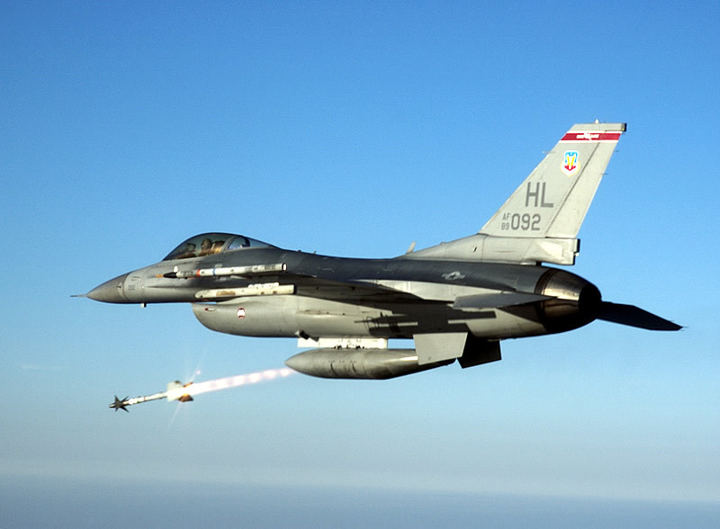 Tên lửa AIM-9X bắt đầu được thử nghiệm vào năm 1999. Ảnh: Zing News