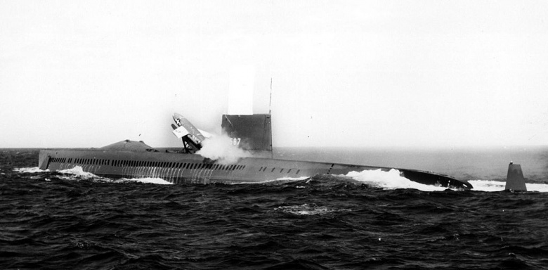 Tàu ngầm USS Halibut có chiều dài hơn 105m, chiều rộng gần 9m. Ảnh: Infonet
