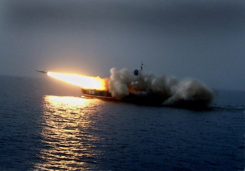  Tàu tên lửa đệm khí Bora khai hỏa tên lửa. Ảnh: Lao động