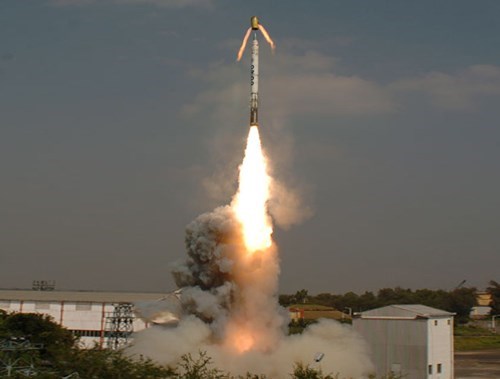  Tên lửa chiến thuật Shaurya có chiều dài 10 m; đường kính thân 0,74 m. Ảnh: ANTĐ 