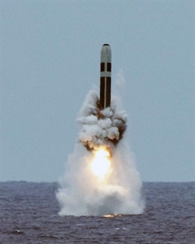 Tên lửa Trident II D5 phiên bản nâng cấp được Mỹ phóng thử thành công. Ảnh: Đất Việt 