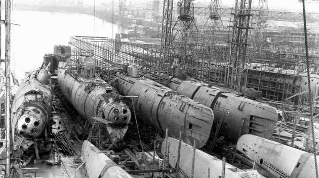 Tàu ngầm Type XXI là tàu ngầm đầu tiên của Đức ra đời nhằm hoạt động hoàn toàn dưới nước. Dân Việt
