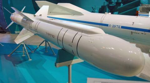 Phiên bản tên lửa Kh-38ME của Nga. Ảnh: Đất Việt