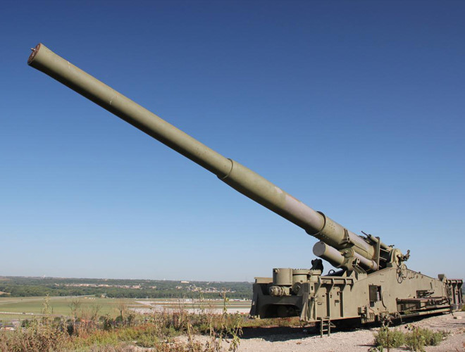 Khẩu pháo M65 là vũ khí do Mỹ chế tạo có sức mạnh ngang ngửa bom hạt nhân. Ảnh: VnExpress  