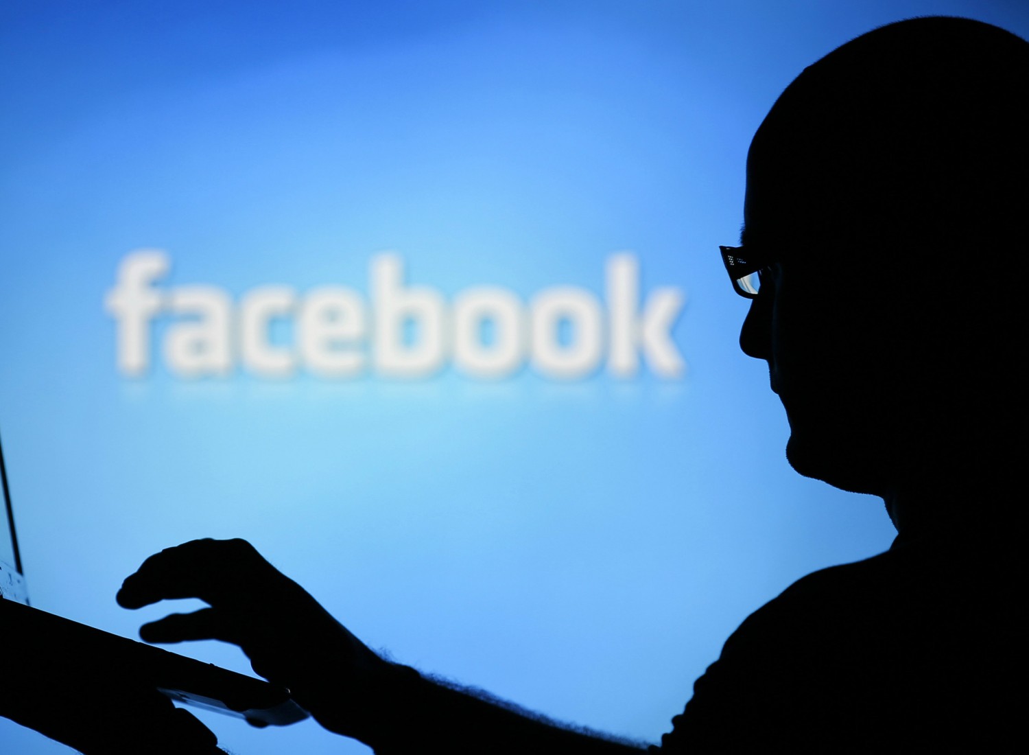 Hình thức lừa đảo tài khoản Facebook trực tuyến đang rầm rộ người dùng nên tỉnh táo. Ảnh minh họa 