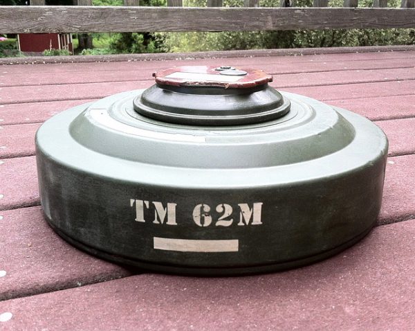 Mìn chống tăng TM-62M. Ảnh:  Đất Việt