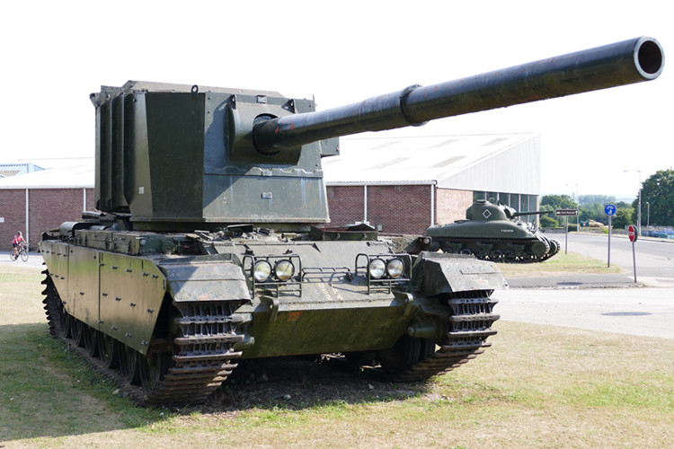  Pháo chống tăng FV4005 Stage II là một vũ khí đáng gờm của Anh. Ảnh: Kiến thức