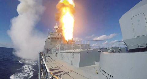 Hệ thống phóng đa năng UKSK-M phóng tên lửa trên tàu chiến. Ảnh: Thời Đại 