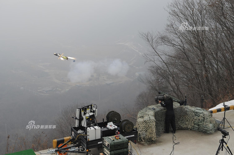 Tên lửa chống tăng mang vác Raybolt của Hàn Quốc. Ảnh: Kiến thức
