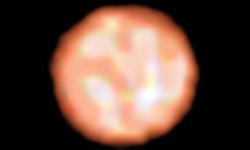  Hình ảnh ngôi sao đỏ đang trong quá trình lụi tàn cũng là viễn cảnh xảy ra tương tự với Mặt Trời. Ảnh: VnExpress