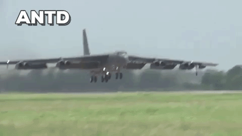  Máy bay ném bom B-52 của Mỹ tiếp tục được nâng cấp. Ảnh: ANTĐ