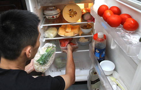  Ngày Tết không nên tích trữ quá nhiều thức ăn trong tủ lạnh. Ảnh minh họa