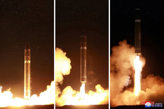  Tên lửa  Hwasong-15 Triều Tiên khai hỏa. Ảnh: ANTĐ