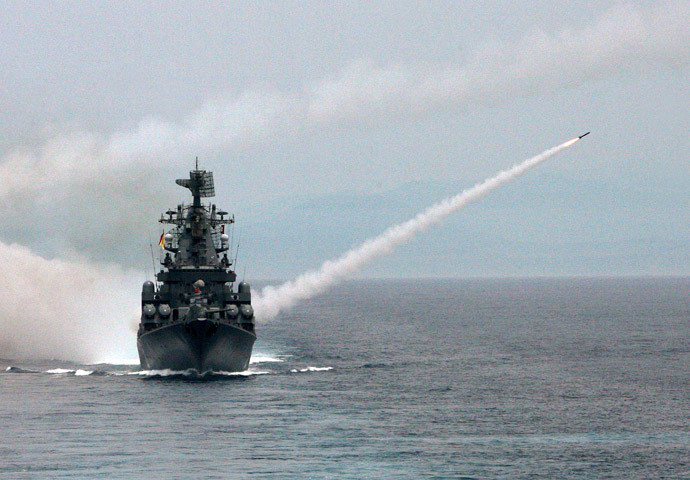 Tên lửa S-300FM Fort-M khai hỏa trên tàu chiến Nga. Ảnh: Zing News