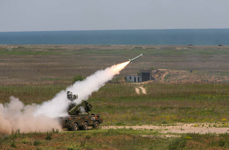  Tổ hợp tên lửa Tor-M2U của Nga khai hỏa. Ảnh: Kiến thức