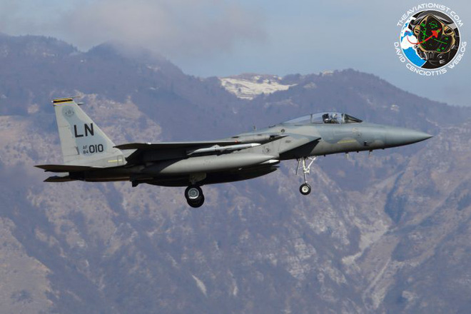  Tiêm kích F-15 sẵn sàng nhả đạn dọn đường để Mỹ tấn công Syria. Ảnh: Trí thức trẻ