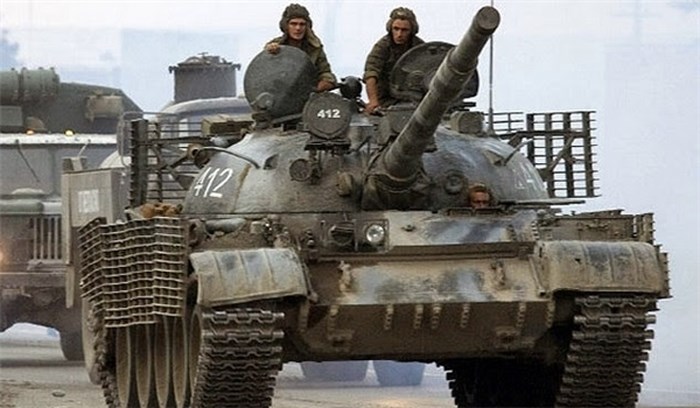 Xe tăng T-62 của Nga là vũ khí chủ lực của quân đội Syria tiêu diệt phiến quân IS. Ảnh: CAND